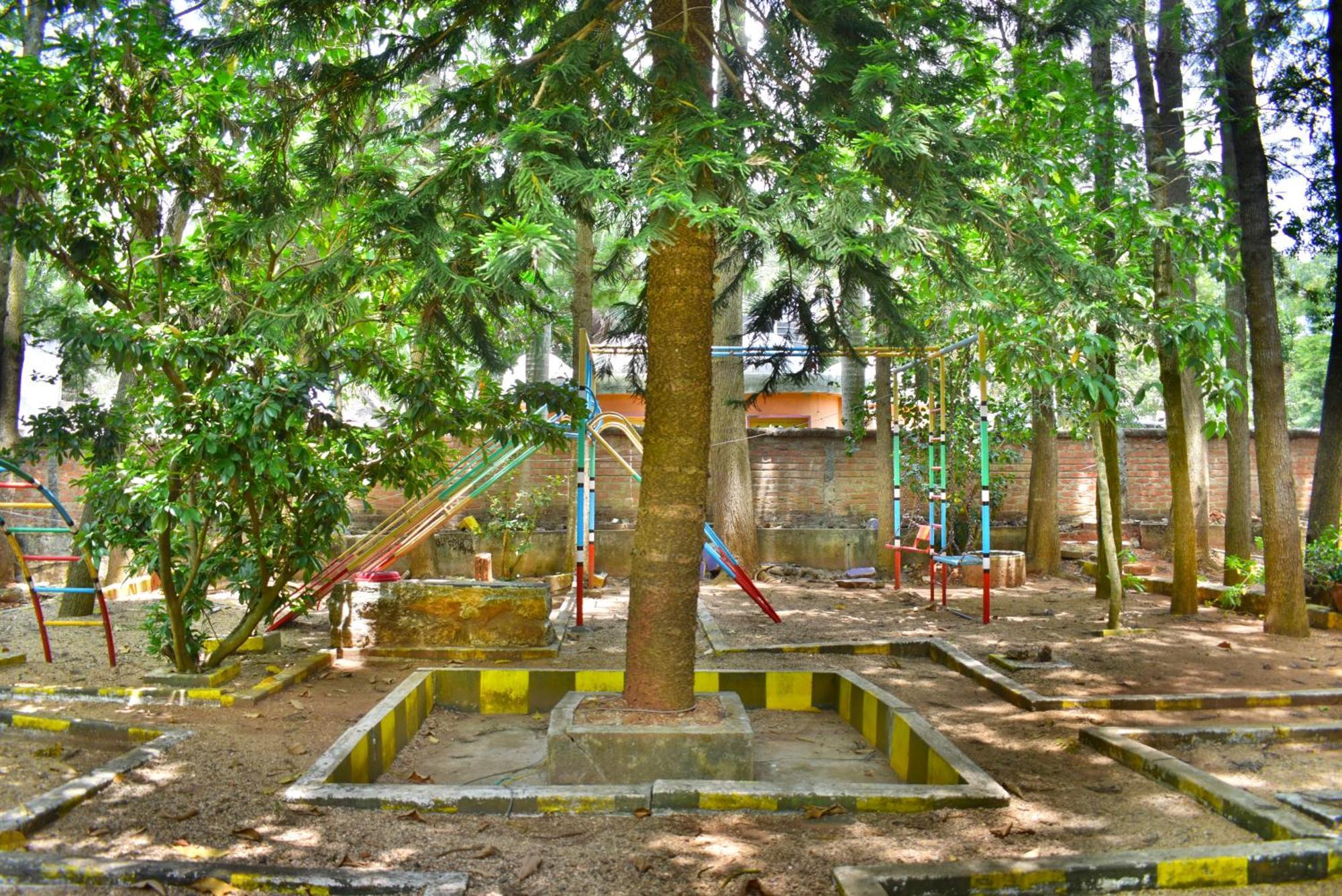 Jains Royal Palace Resorts Yelagiri Exteriör bild