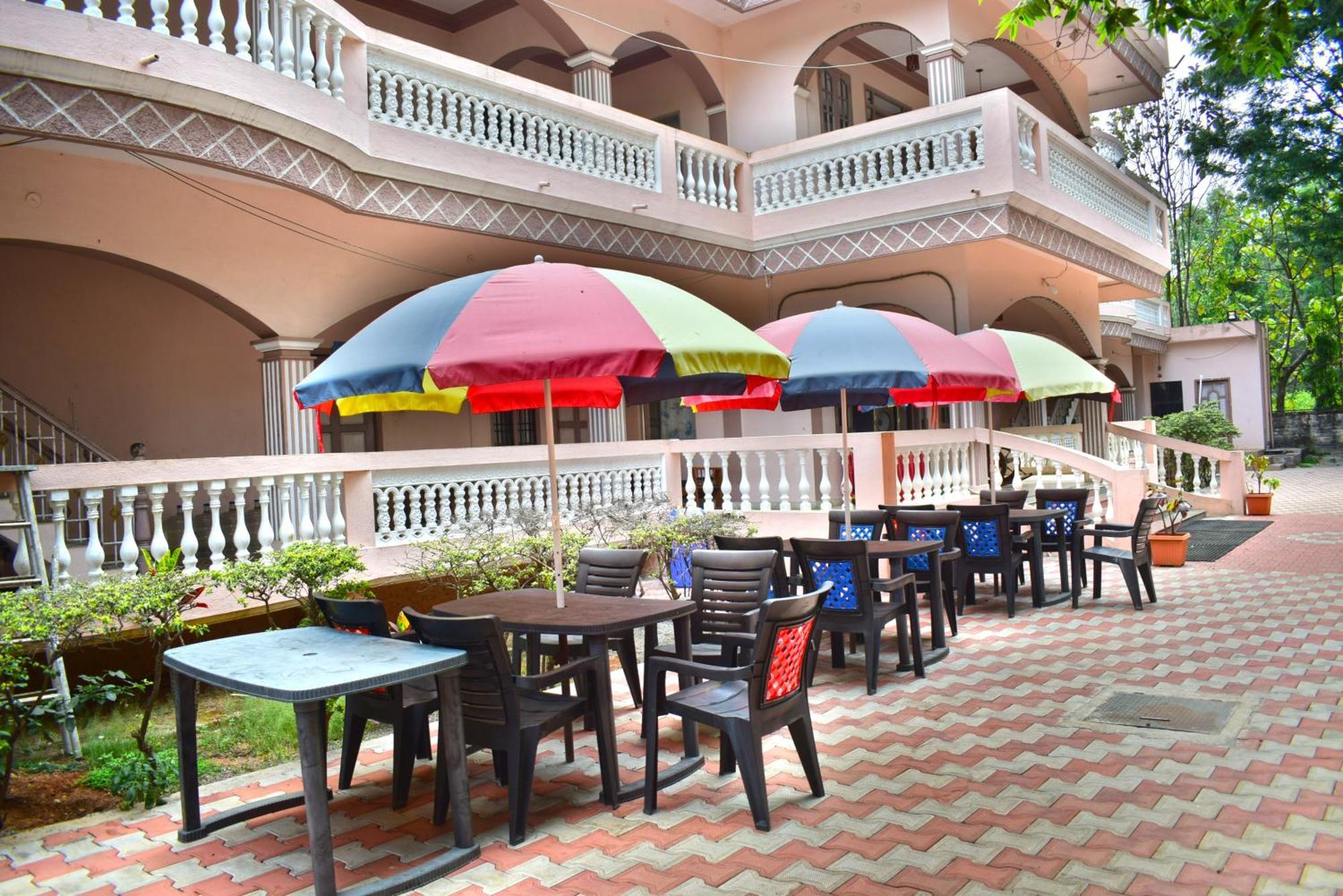 Jains Royal Palace Resorts Yelagiri Exteriör bild