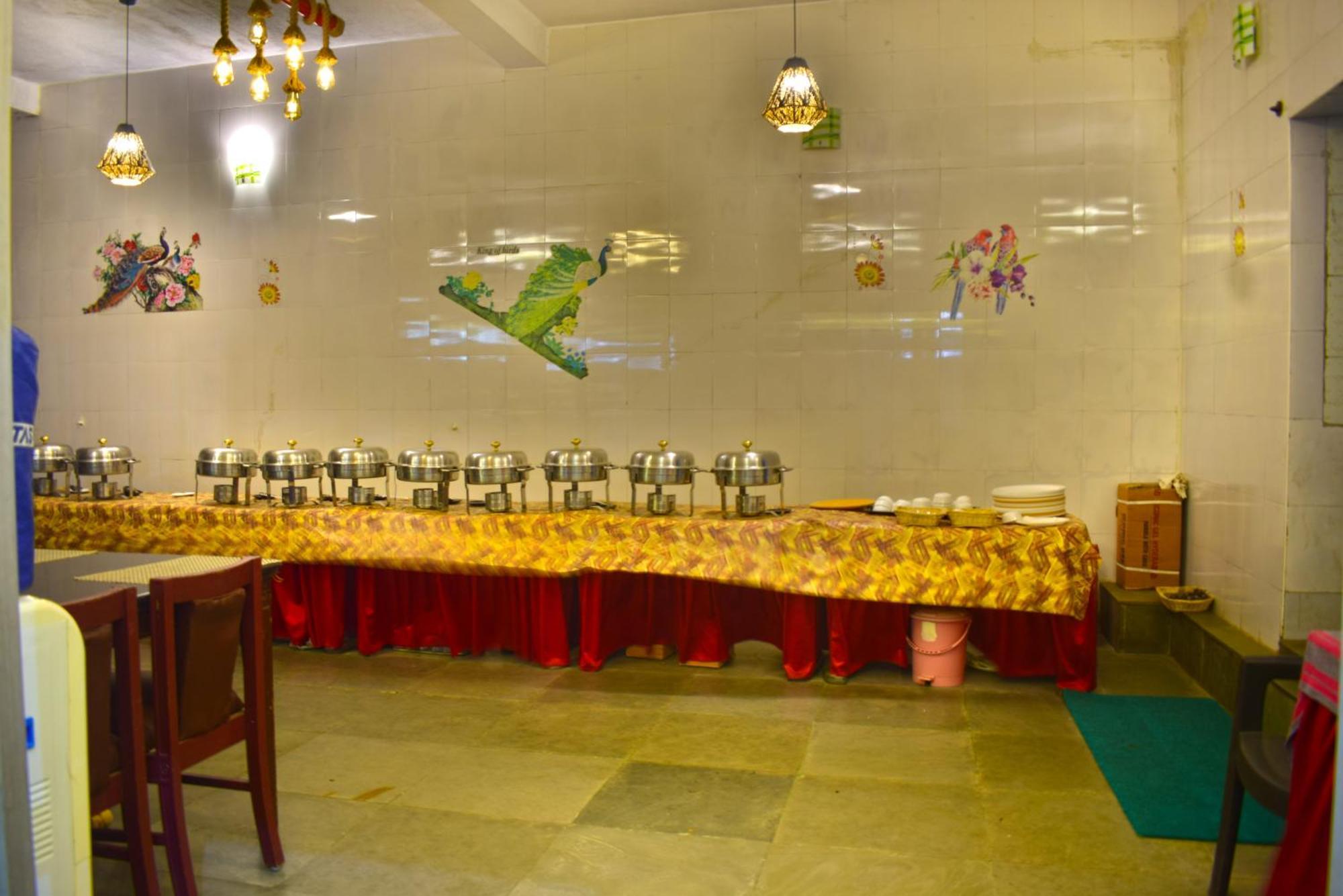 Jains Royal Palace Resorts Yelagiri Exteriör bild