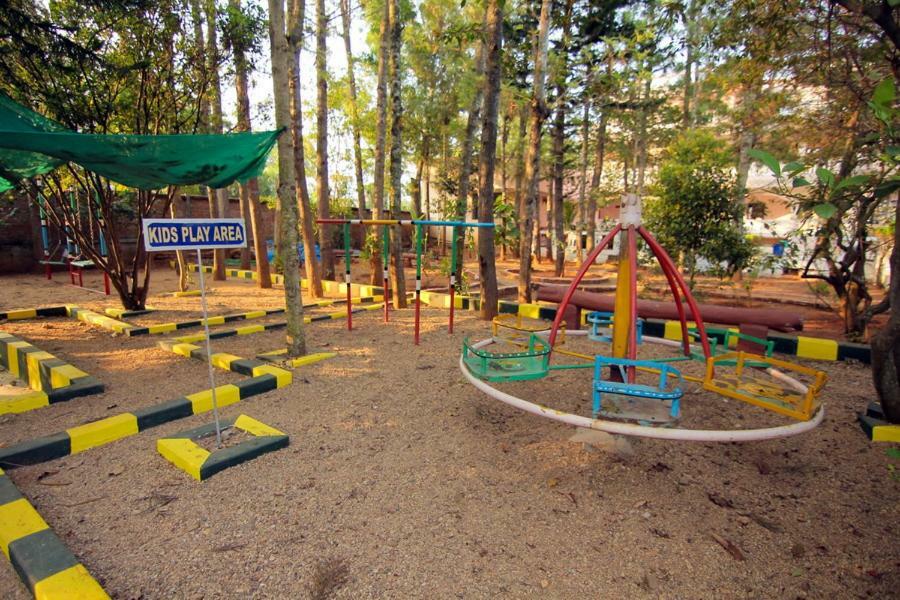 Jains Royal Palace Resorts Yelagiri Exteriör bild