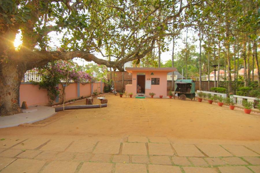 Jains Royal Palace Resorts Yelagiri Exteriör bild