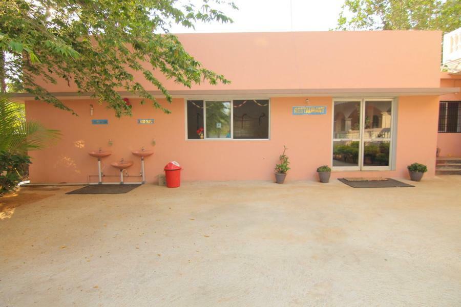 Jains Royal Palace Resorts Yelagiri Exteriör bild