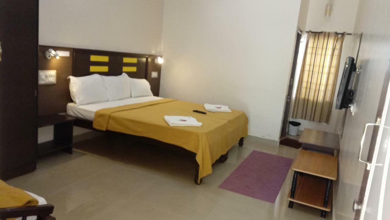Jains Royal Palace Resorts Yelagiri Exteriör bild
